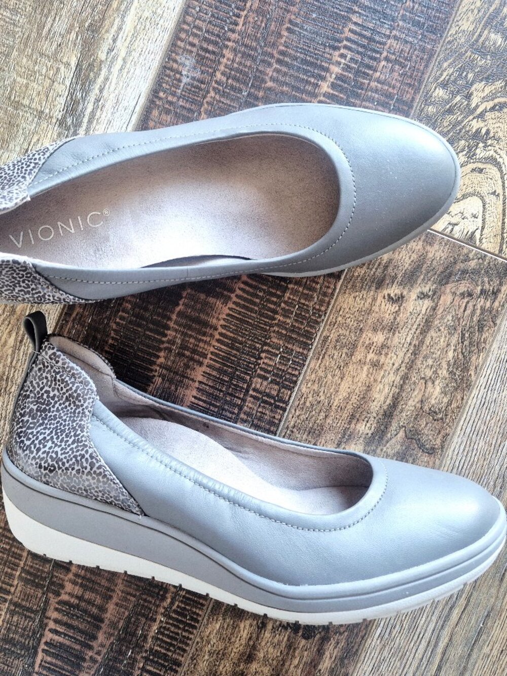 Vionic Jacey Leather Leopard Wedge Slip-On Shoes Orthotic Arch Support Grey